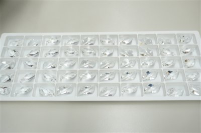 画像1: ◆シート◆8950NR805 MM30,0X18,0 クリスタル●50粒●