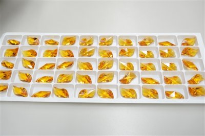 画像1: ◆シート◆8950NR805 MM30,0X18,0 トパーズ●50粒●