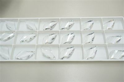 画像1: ◆シート◆8950NR809 MM50,0X25,0 クリスタル●18粒●