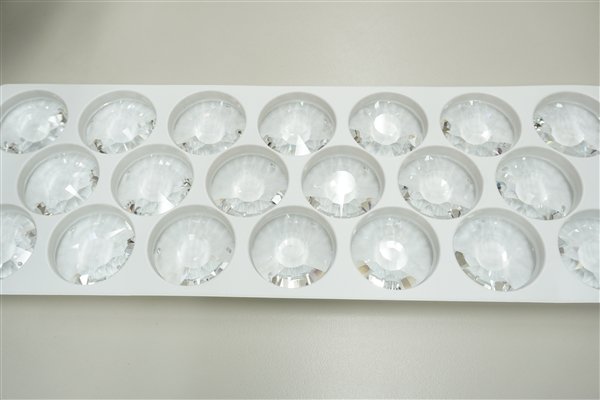 画像1: ◆シート◆8950NR001 MM40,0 クリスタル二つ穴●20粒● (1)